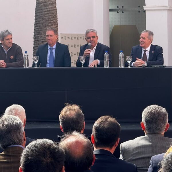 Anunciaron la adjudicación del Acueducto Bi Provincial Catamarca – Santiago que beneficiará a más de 40.000 habitantes