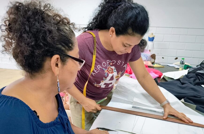 Nuevo curso de Corte y Confección en la Casa del Bicentenario bandeña