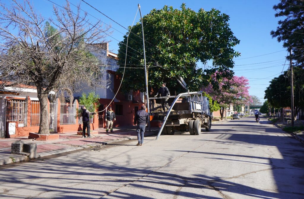 Avanzan los trabajos de optimización del alumbrado público en La Banda