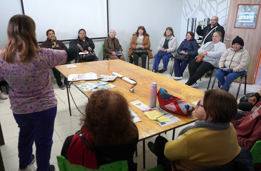 Adultos mayores: el municipio bandeño dictó un taller sobre alimentación saludable Adultos mayores: el municipio bandeño dictó un taller sobre alimentación saludable