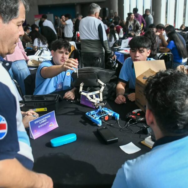 La Copa Robótica Educabot 2026 tuvo su semifinal provincial con 20 equipos