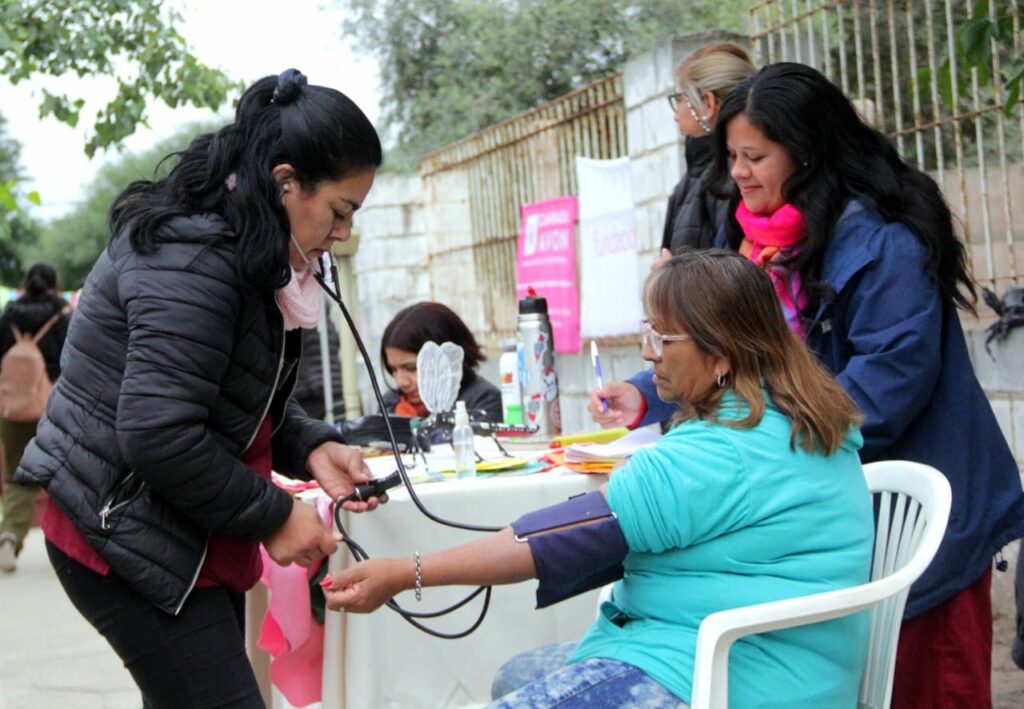 Taller de prevención de la hipertensión arterial con vecinos del Barrio Ampliación Primero de Mayo