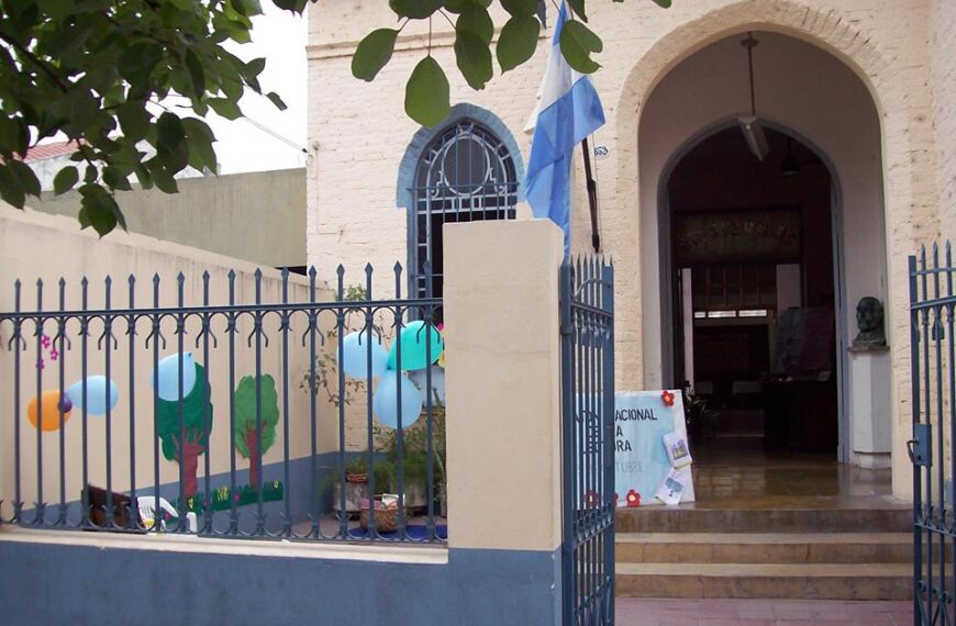 La Biblioteca Agustín Álvarez convoca a un concurso para crear su isologotipo por los 100 años