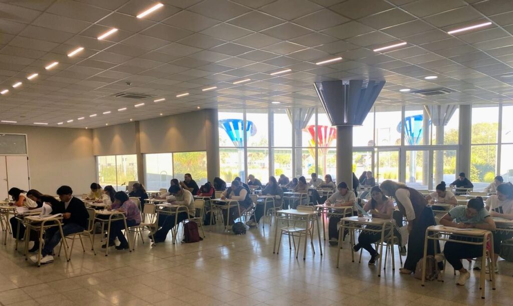 Evalúan concurso para docentes de Artística y Educación Física en Jardines de Capital