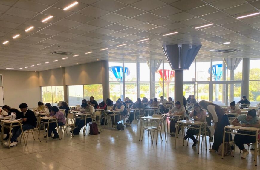 Evalúan concurso para docentes de Artística y Educación Física en Jardines de Capital