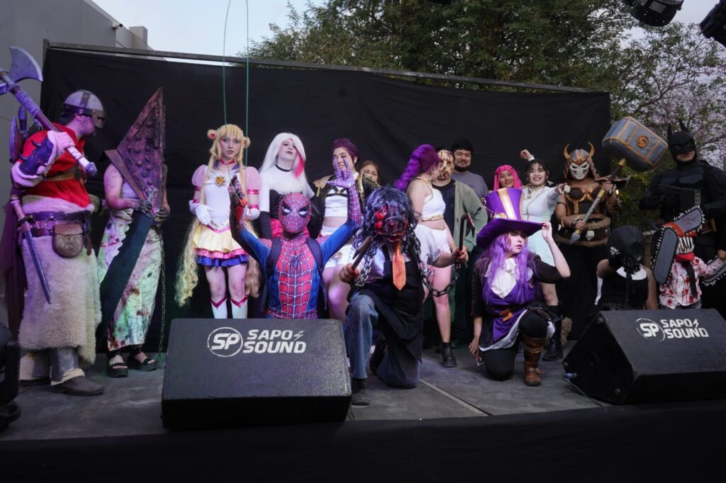 La Feria del Libro de La Banda convocó a fanáticos del animé, cómics y videojuegos