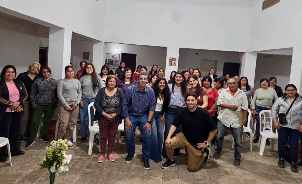Vecinos de La Cañada participaron del taller “Creer para Emprender” Vecinos de La Cañada participaron del taller “Creer para Emprender”