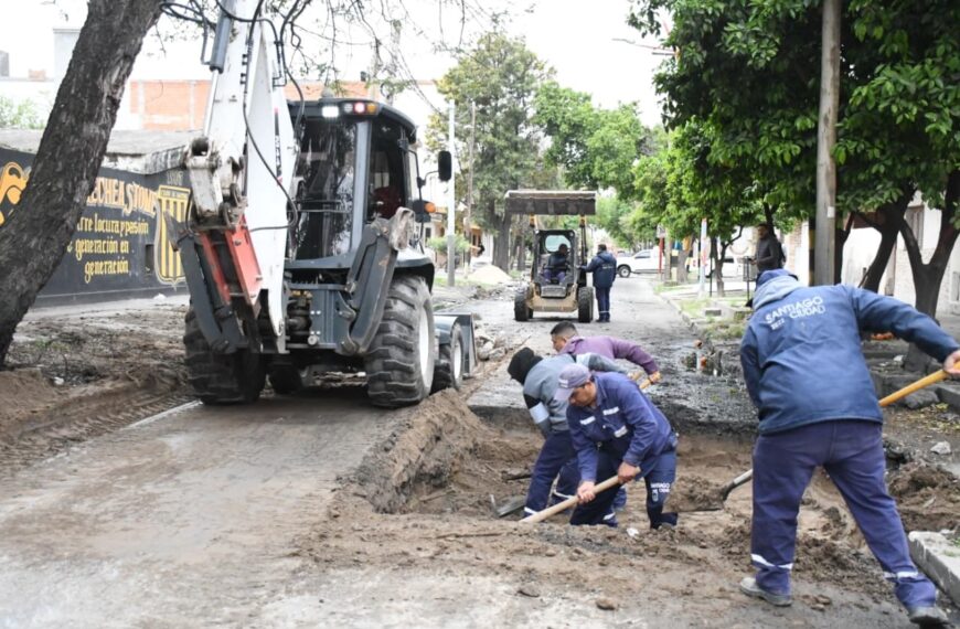 Trabajan en el saneamiento de un tramo del desagüe pluvial de calle Olaechea