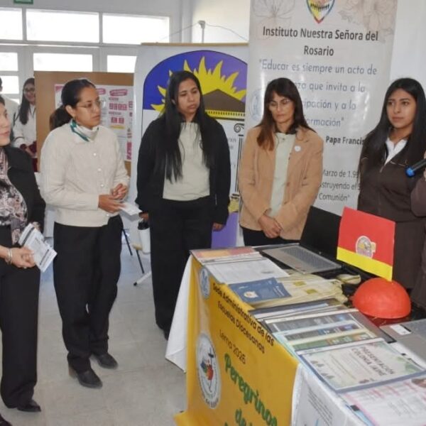 Fernández: Realizan con éxito la 4ª Feria de Oferta Educativa