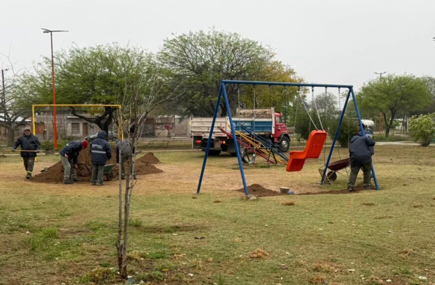 Realizan mejoras en dos plazas del barrio Borges