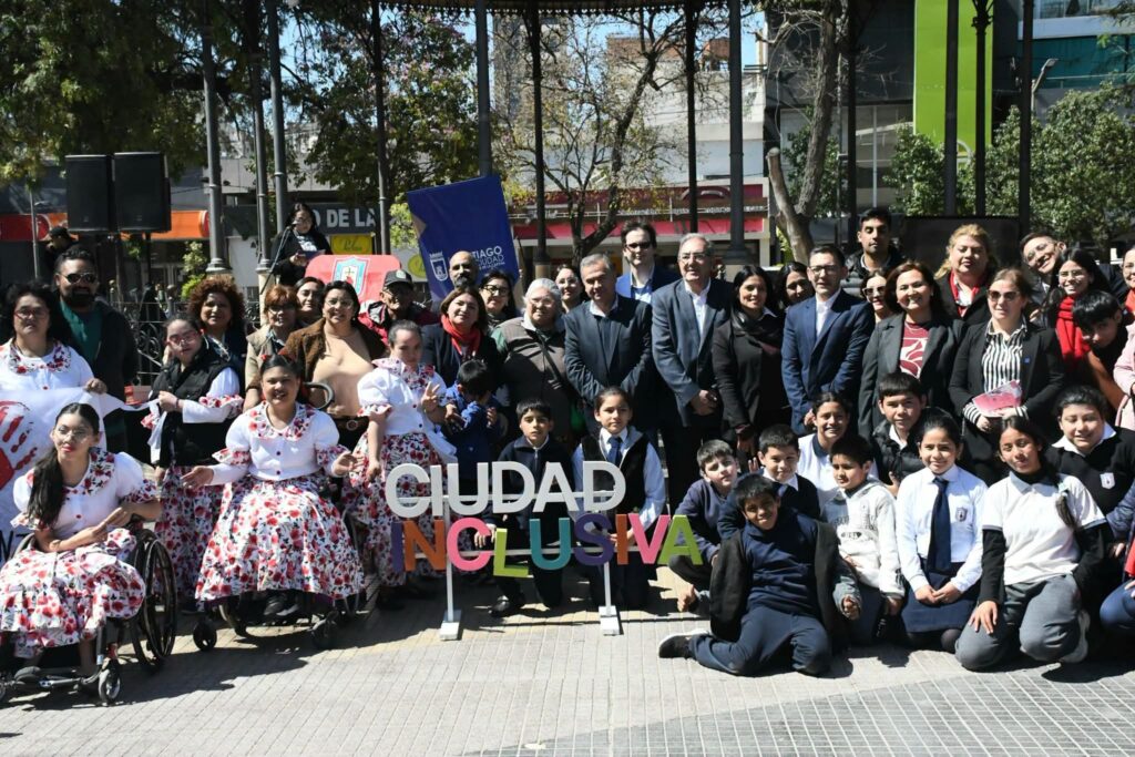 Conmemoran el Día Internacional de la Lengua de Señas en Plaza Libertad