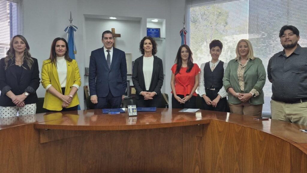 Las Termas: El Municipio y la UCSE firmaron un convenio para fortalecer la formación turística Las Termas: El Municipio y la UCSE firmaron un convenio para fortalecer la formación turística