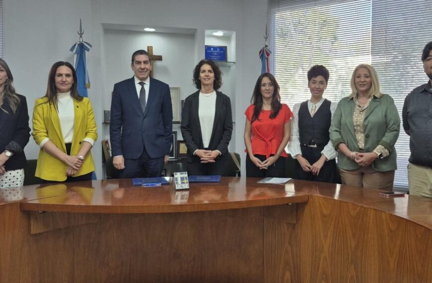 Las Termas: El Municipio y la UCSE firmaron un convenio para fortalecer la formación turística