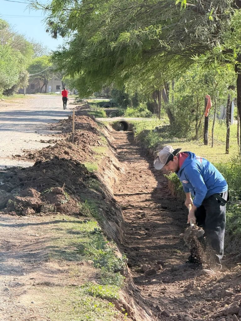 Nueva Esperanza: Avanzan los trabajos para mejor el desagüe pluvial del barrio Aeropuerto Nueva Esperanza: Avanzan los trabajos para mejor el desagüe pluvial del barrio Aeropuerto