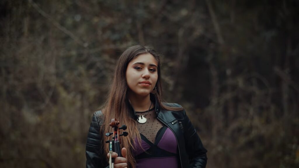 Malena Garnica inicia su propio camino y estrena videoclip con una canción de Peteco Carabajal Malena Garnica inicia su propio camino y estrena videoclip con una canción de Peteco Carabajal