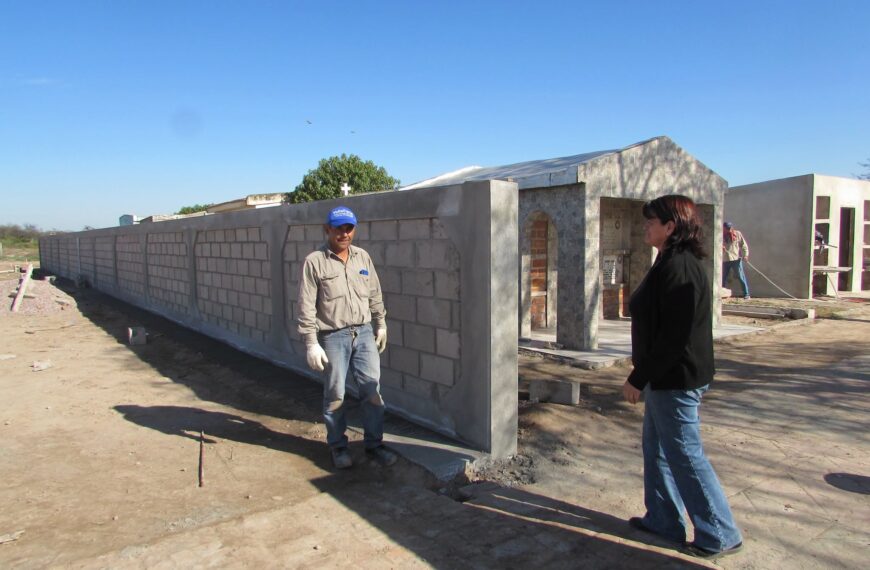 Ejecutan obras de mejoras y cerramiento perimetral en el cementerio de Colonia El Simbolar