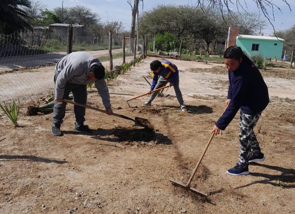 Colonia El Simbolar incorporó un programa de empleo destinado a personas con discapacidad Colonia El Simbolar incorporó un programa de empleo destinado a personas con discapacidad