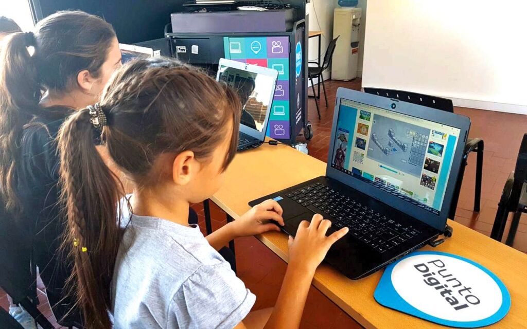 Continúan las inscripciones para el curso de “Programación con Scratch” para niños Continúan las inscripciones para el curso de “Programación con Scratch” para niños