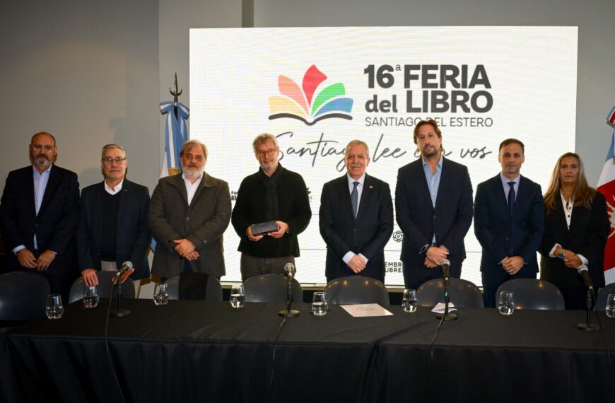El gobernador Suárez presentó en Buenos Aires la 16° Feria Provncial del Libro que contará con figuras nacionales e internacionales