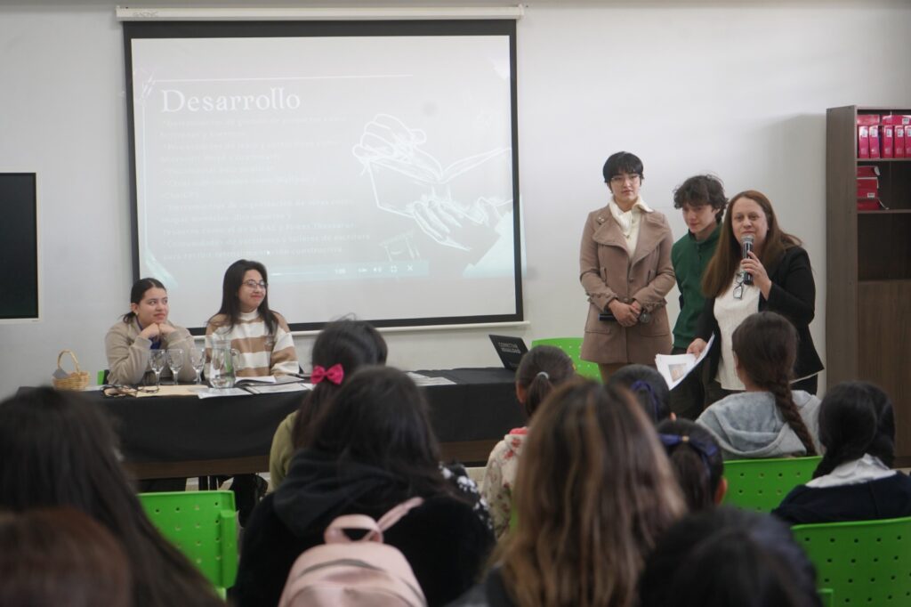 Estudiantes de Comunicación Social presentaron una editorial digital para impulsar a escritores locales