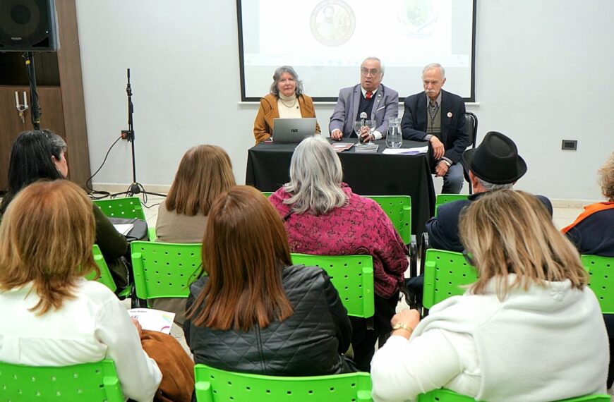 Los Padres Fundadores de la Patria tuvieron su lugar en la Feria Municipal del Libro de La Banda