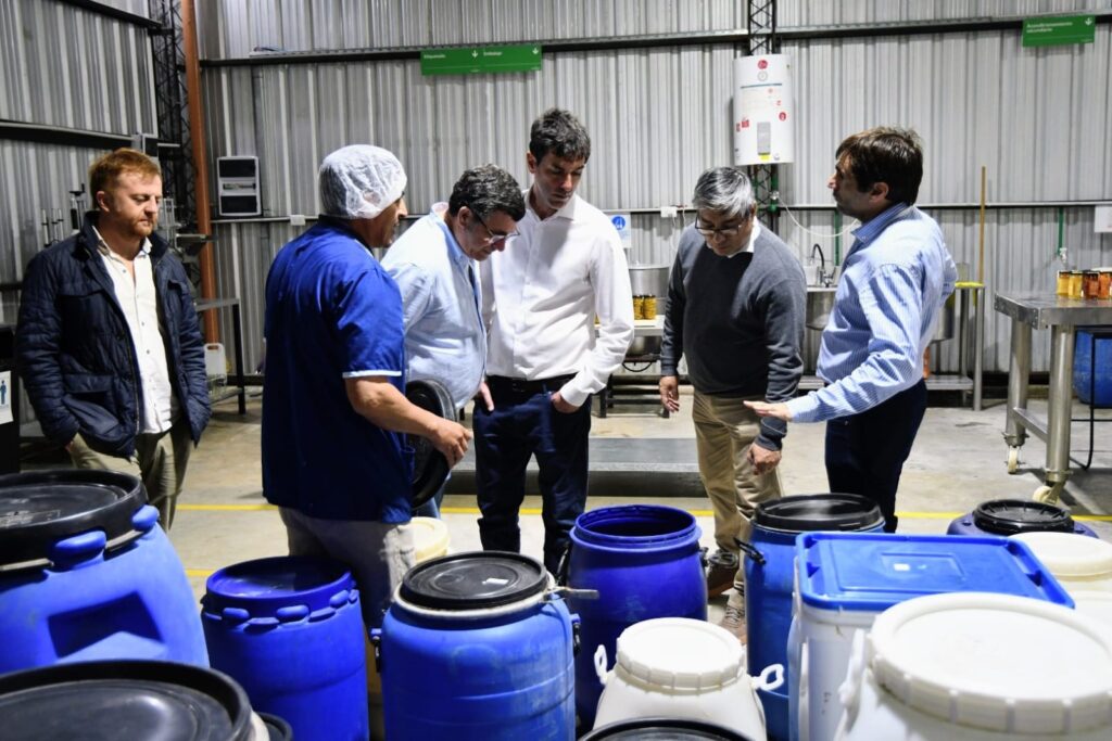 Autoridades provinciales y nacionales recorrieron establecimientos productivos y destacaron el potencial de la provincia Autoridades provinciales y nacionales recorrieron establecimientos productivos y destacaron el potencial de la provincia