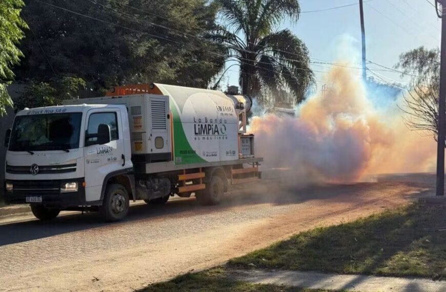 Despliegan operativos de fumigación en diferentes sectores de la Banda