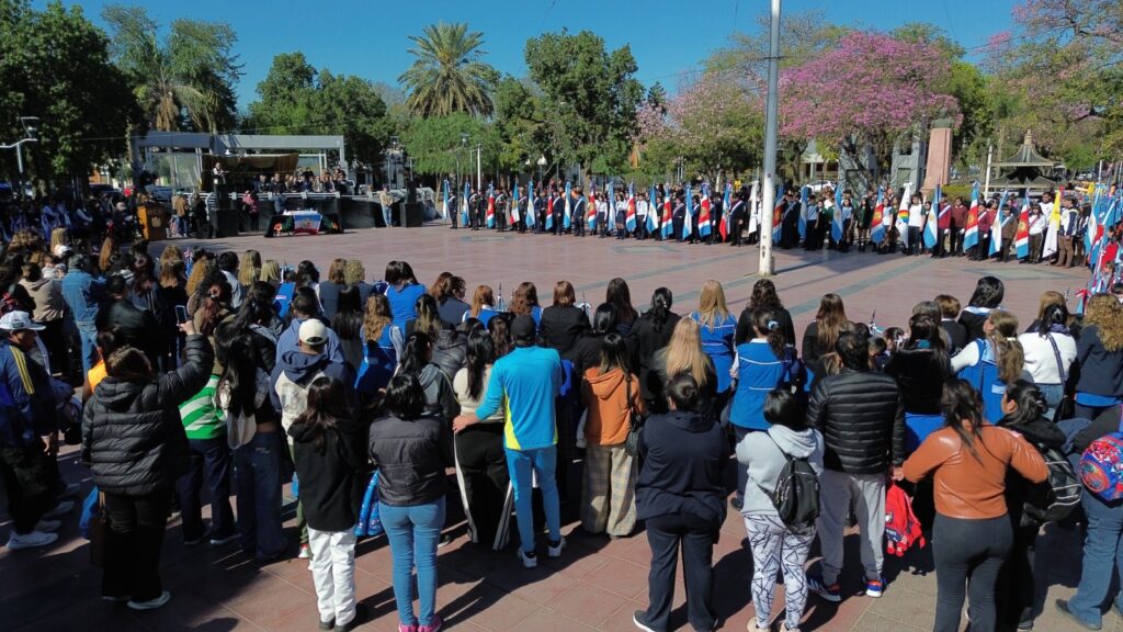 La Banda celebró su 114° aniversario con un acto protocolar en la plaza Manuel Belgrano La Banda celebró su 114° aniversario con un acto protocolar en la plaza Manuel Belgrano