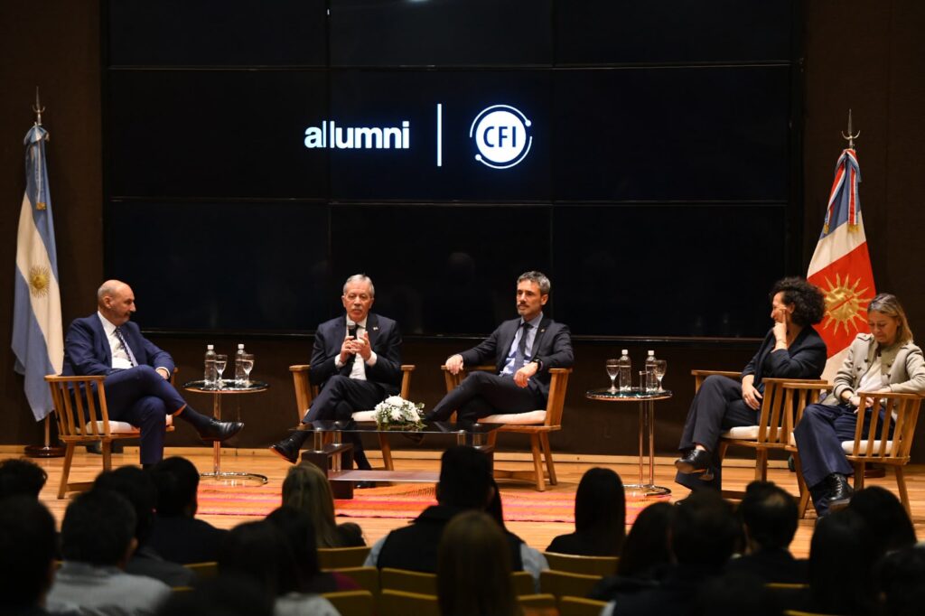 EL gobernador Elías Suárez participó del Conversatorio Alumni y del Consejo Federal de Inversiones