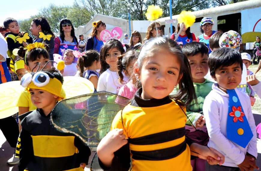 Alumnos del turno tarde de los jardines de infantes municipales también celebraron la llegada de la primavera