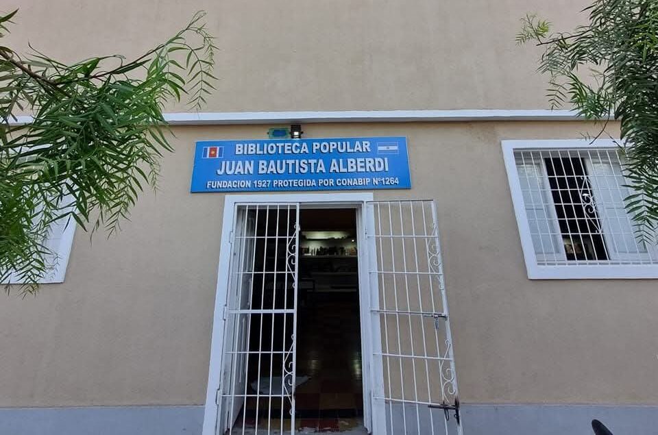 La Biblioteca Alberdi reafirma su vigencia cultural en La Banda La Biblioteca Alberdi reafirma su vigencia cultural en La Banda