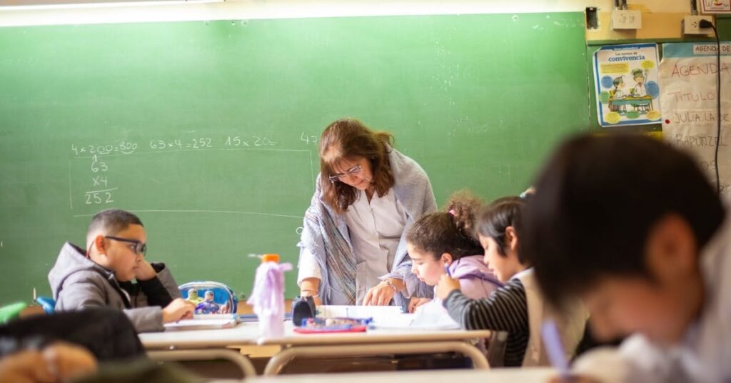 Santiago del Estero se ubica entre las provincias con mejores salarios docentes del país