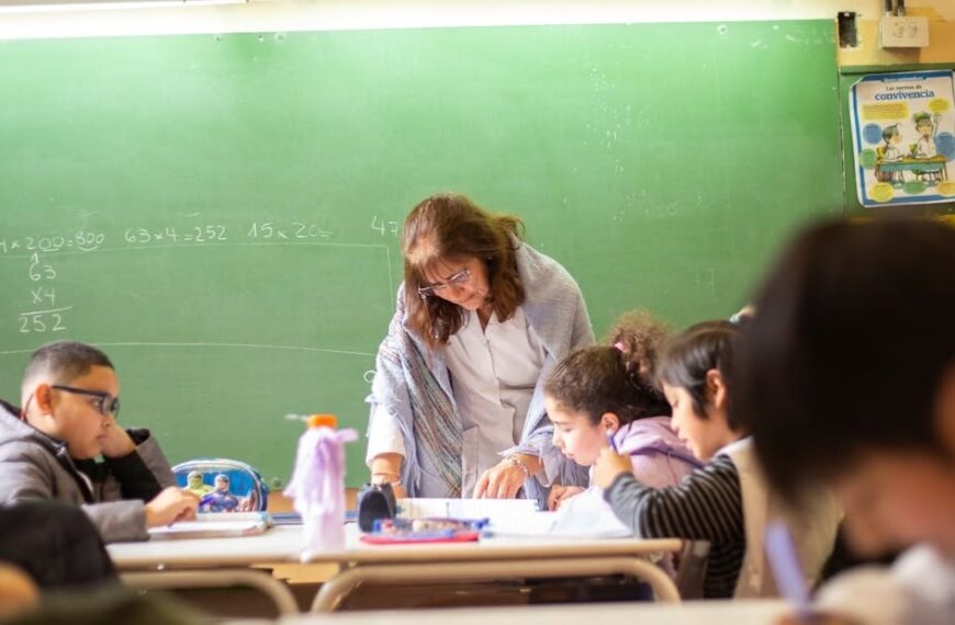Santiago del Estero se ubica entre las provincias con mejores salarios docentes del país