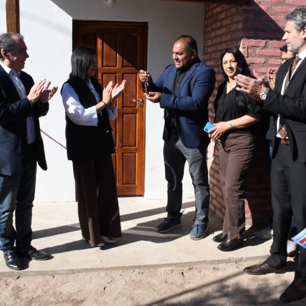 Bandera Bajada celebró su aniversario con la entrega de 40 viviendas sociales