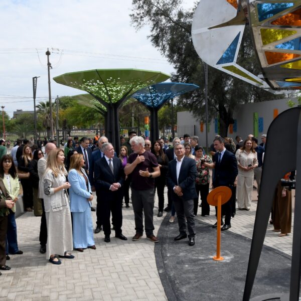 Inauguraron la Plaza de las Ciencias, un espacio para aprender y experimentar jugando