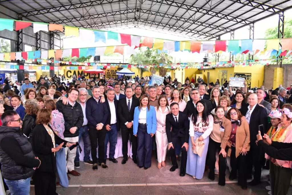 Realizan en Fernández el Festival Provincial “Aura Mayor” Realizan en Fernández el Festival Provincial “Aura Mayor”