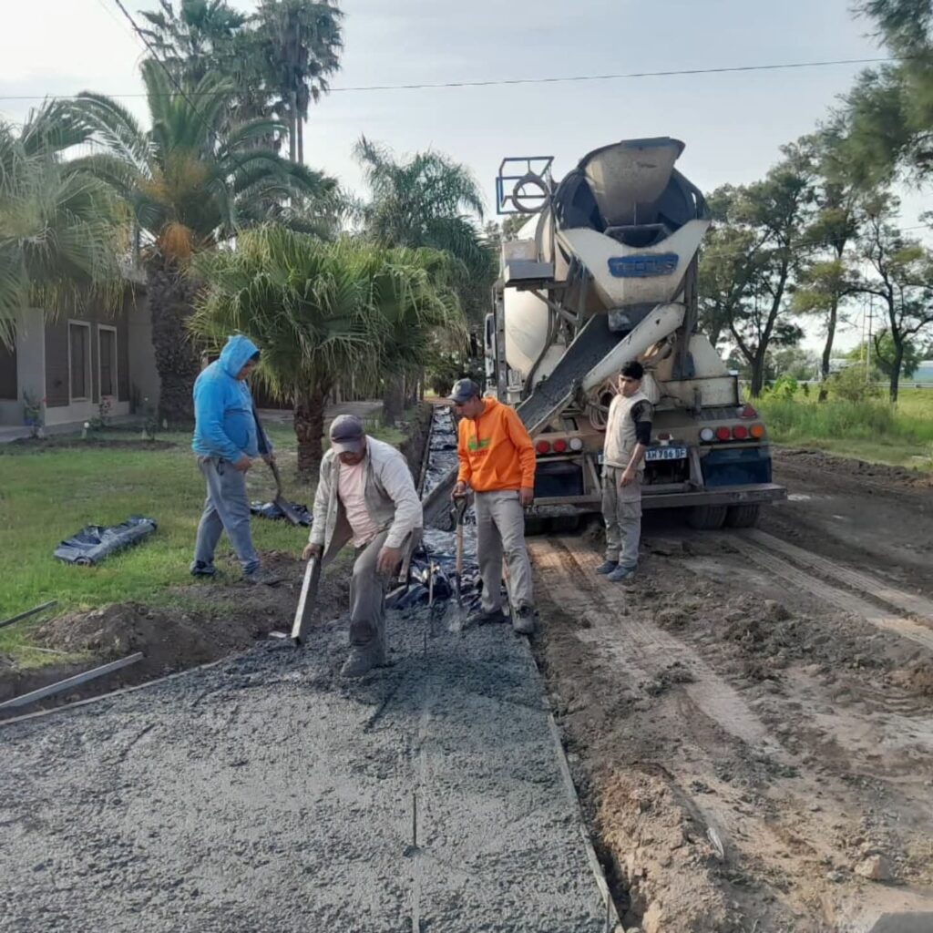 Bandera: Avanzan las obras de cordón cuneta en el barrio La Florida
