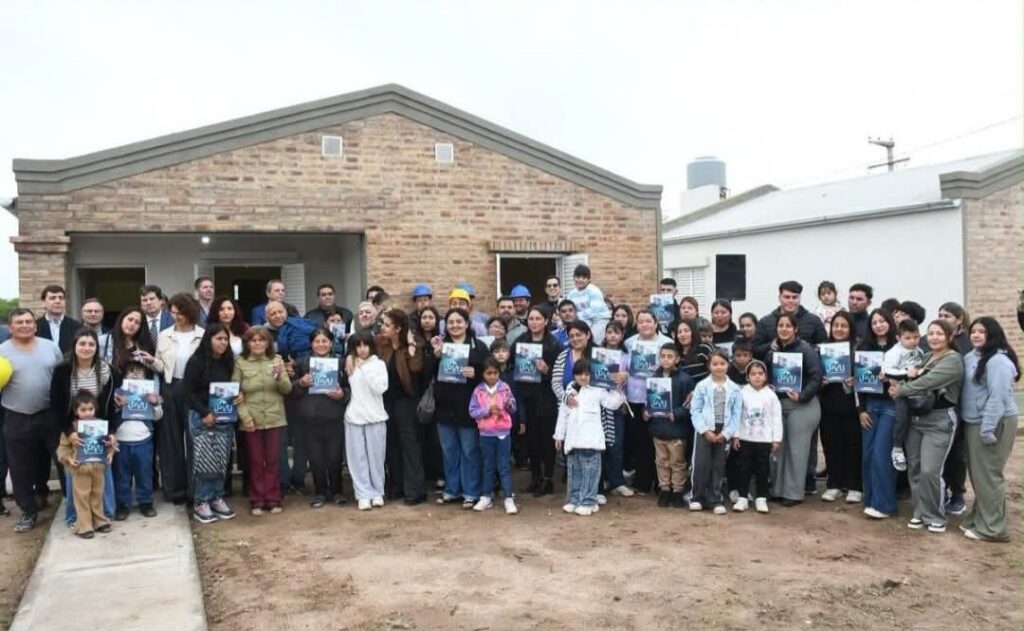 El IPVU entregó viviendas a 20 familias en la localidad de Mansupa El IPVU entregó viviendas a 20 familias en la localidad de Mansupa