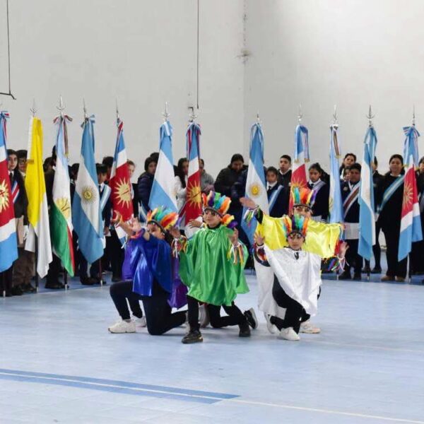 Fernández conmemoró el Día del Respeto a la Diversidad Cultural