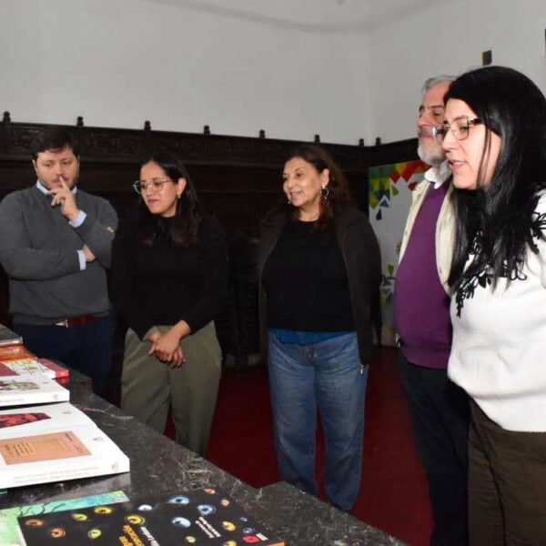 El municipio de Fernández recibió material bibliográfico de la editorial de Cultura de la provincia
