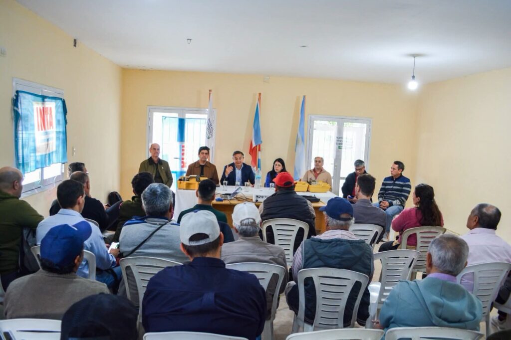 Fernández: Realizan la primera Jornada de Capacitación en Nivelación Láser Fernández: Realizan la primera Jornada de Capacitación en Nivelación Láser