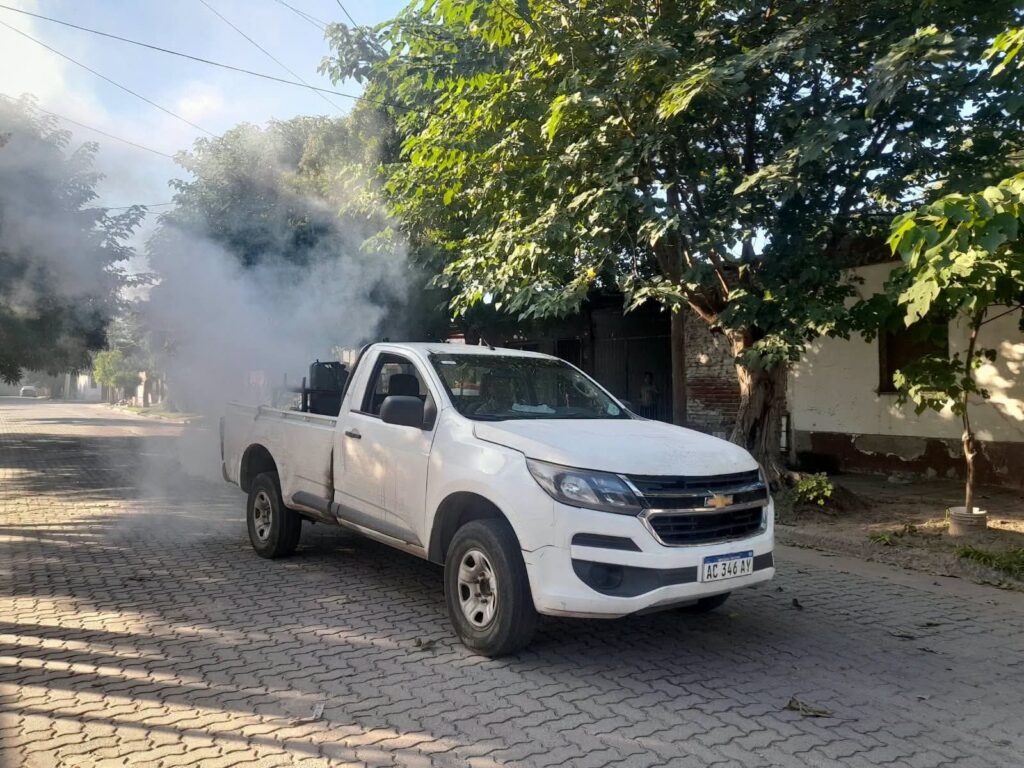 Continúan las fumigaciones preventivas en ciudad Capital Continúan las fumigaciones preventivas en ciudad Capital