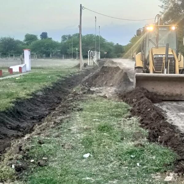Pinto: El Municipio intensifica el mantenimiento de desagües y la colocación de tubos