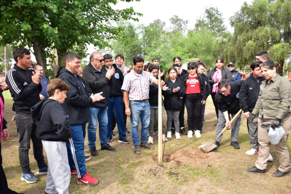 Frías consolida su compromiso con una ciudad más verde y sustentable Frías consolida su compromiso con una ciudad más verde y sustentable