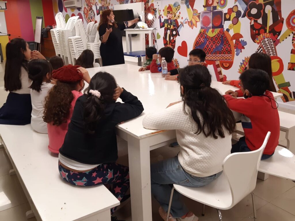 “Libros cartoneros”: un taller gratuito de arte y literatura para niños en el CCB “Libros cartoneros”: un taller gratuito de arte y literatura para niños en el CCB