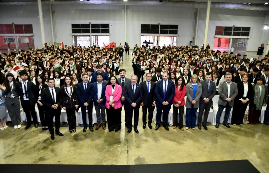 El gobernador Elías Suárez participó de la apertura del XII Encuentro “Uniendo Metas” El gobernador Elías Suárez participó de la apertura del XII Encuentro “Uniendo Metas”