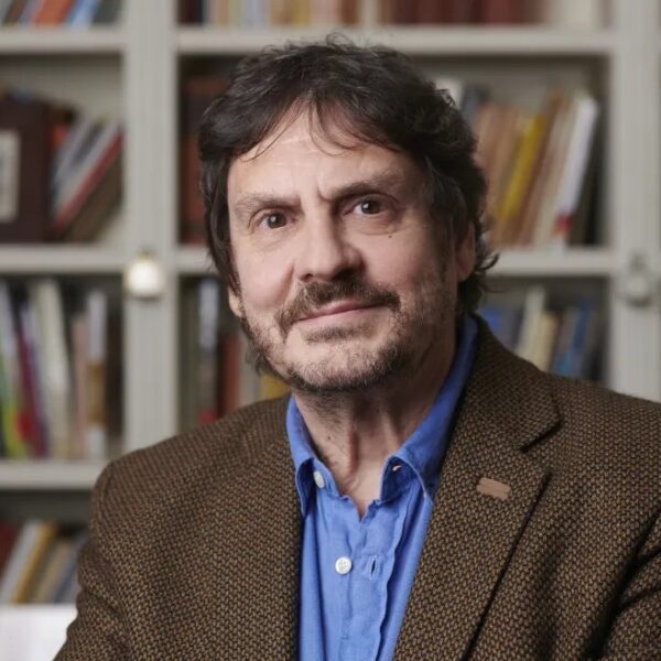 Felipe Pigna presenta su libro “76” en la segunda jornada de la Feria del Libro