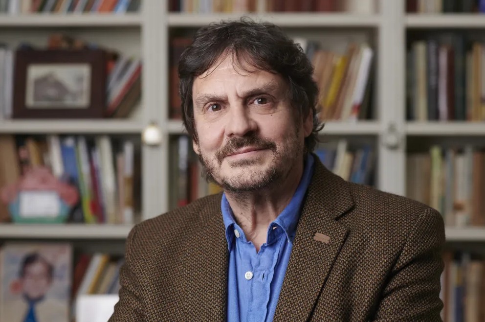 Felipe Pigna presenta su libro “76” en la segunda jornada de la Feria del Libro Felipe Pigna presenta su libro “76” en la segunda jornada de la Feria del Libro