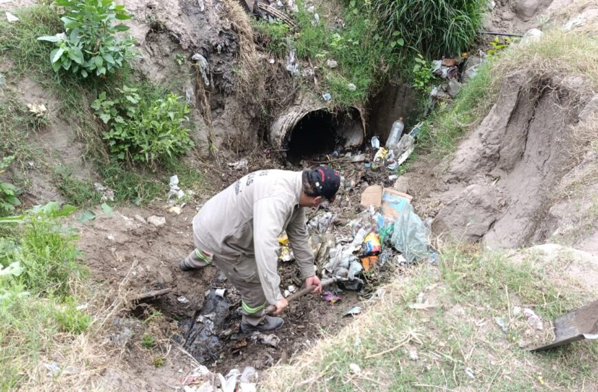 La importancia de no arrojar residuos en el interior de los desagües pluviales