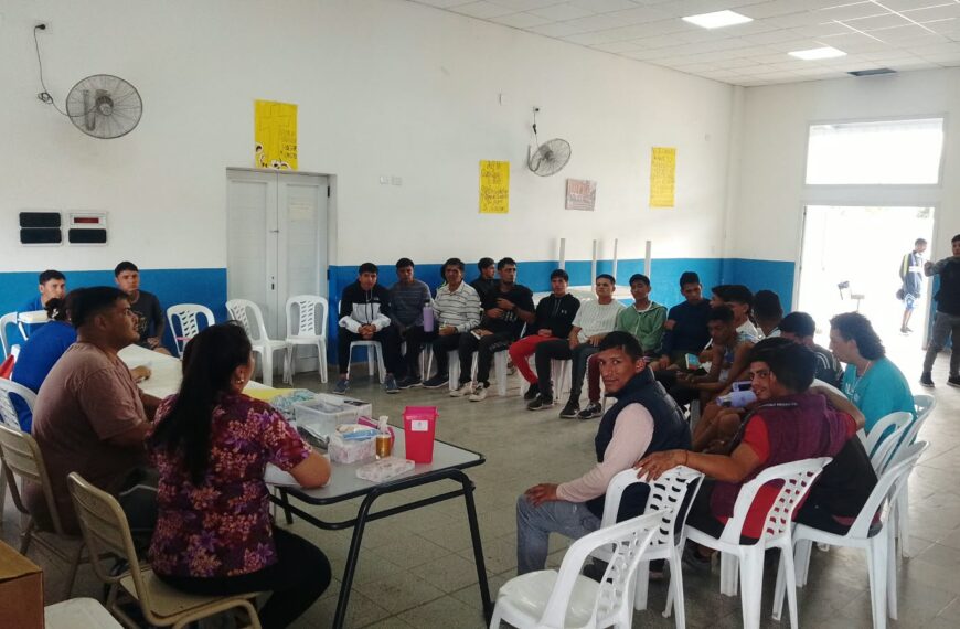 Jornada de promoción y prevención de la salud en el Hogar de Cristo